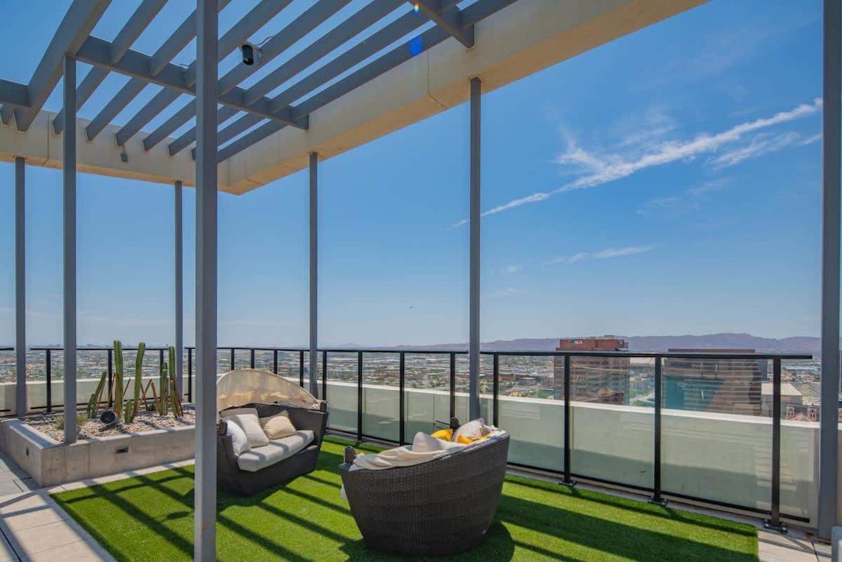 Apartment Posh - Modern High Rise Dt, Pool, Gym, Parking *