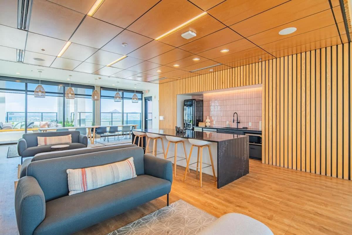 Apartment Posh - Modern High Rise Dt, Pool, Gym, Parking